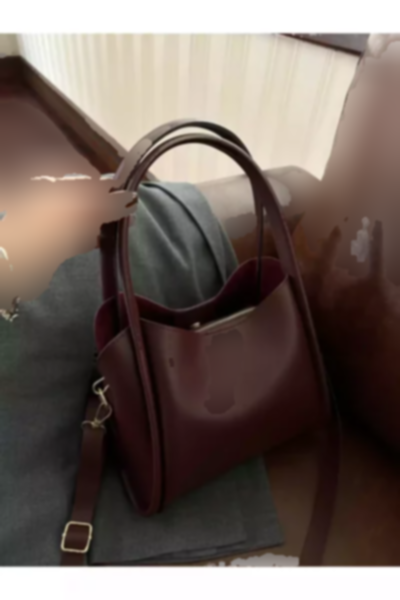 کیف دوشی قسمته چرم مصنوعی آرایش طراحی ویژه نوک زرشکی زنانه برند NOTHING کد 1758433263