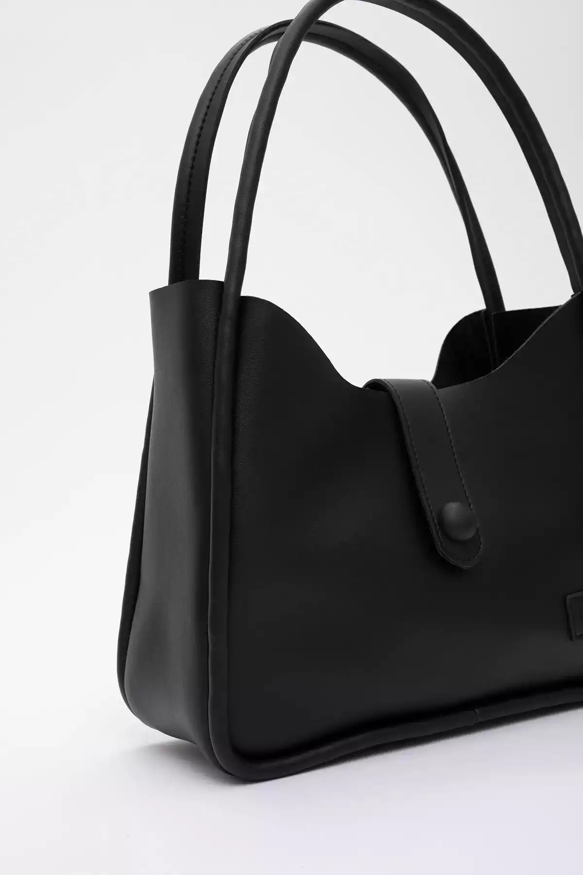 کیف دوشی آستین آرایش دکمه دار چرم برند Dias avm کد 1758440472