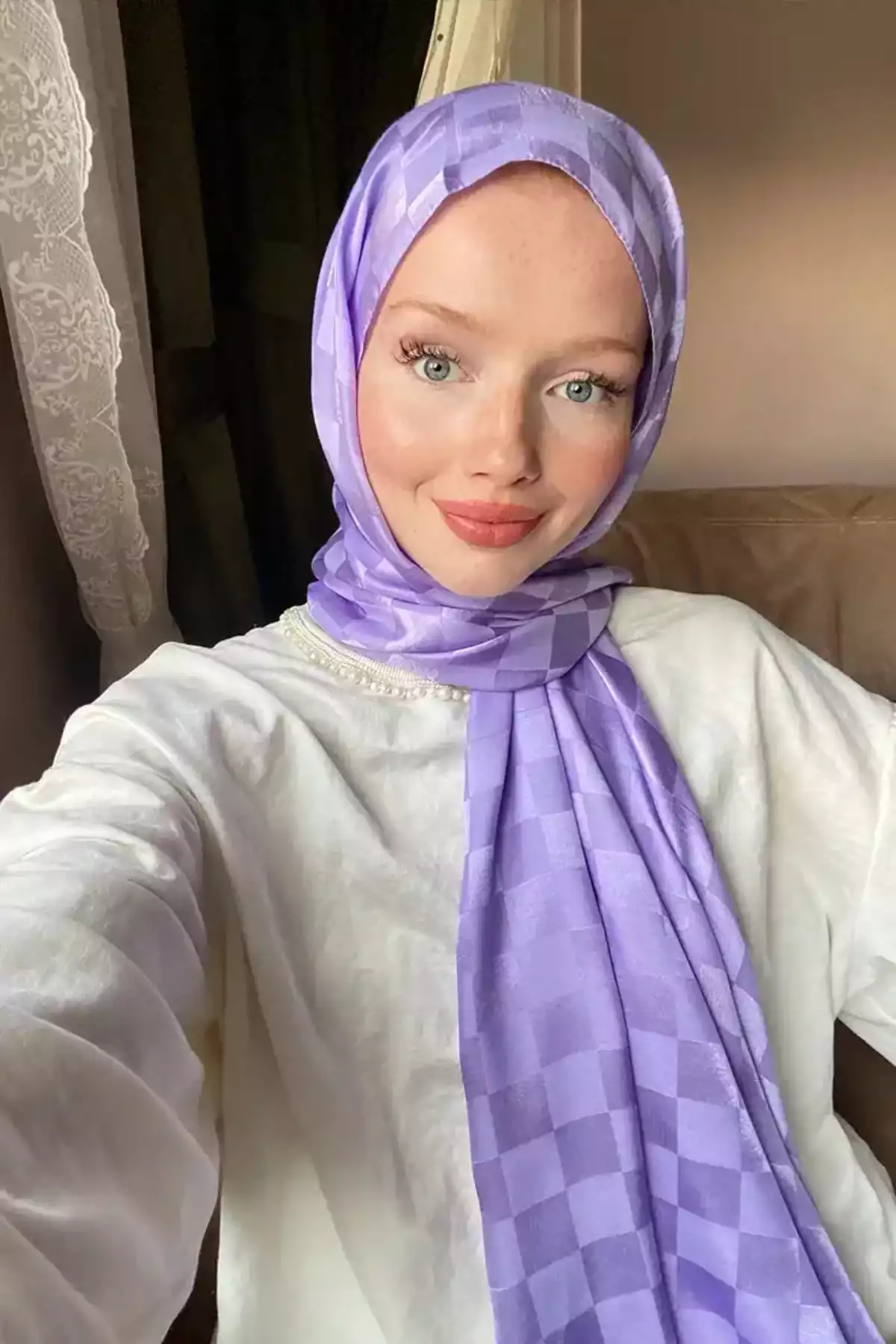 شال ابریشمی طرح شطرنجی ایتالیایی جاکار دریا برند Madame Polo کد 1757935867