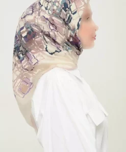 روسری لیز نمیخورد روزانه طرحدار چاپی چند رنگ غیر کریستالی برند Madame Polo کد 1757934666