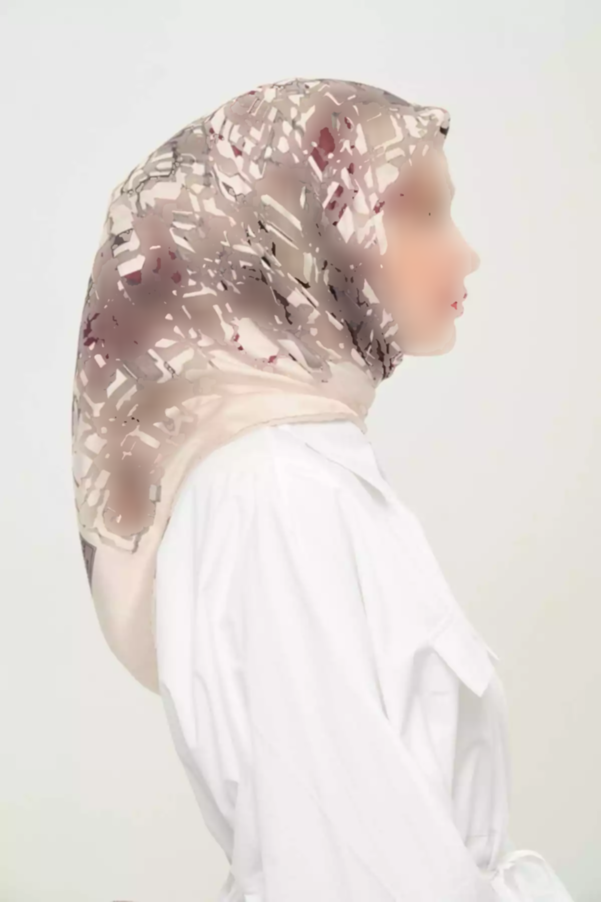 روسری لیز نمیخورد روزانه طرحدار چاپی چند رنگ غیر کریستالی برند Madame Polo کد 1757934728