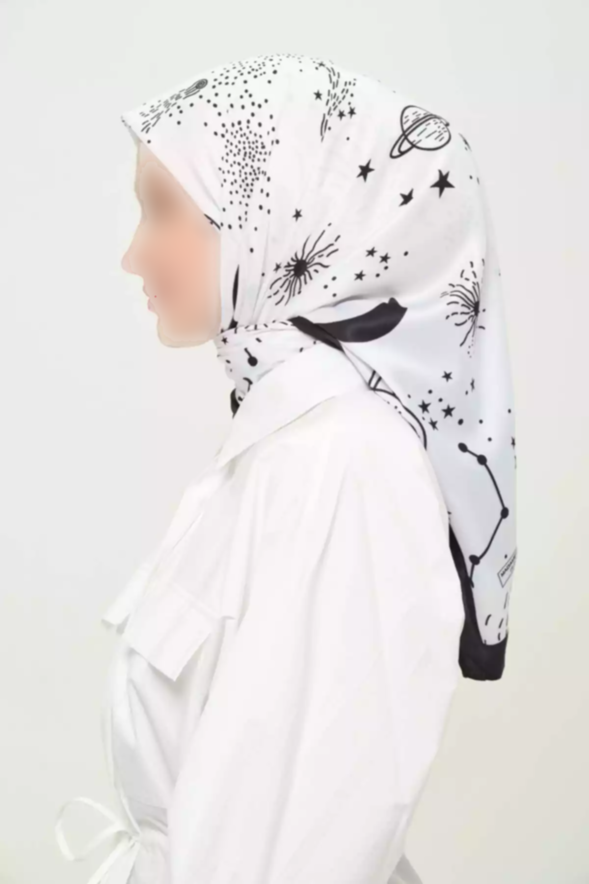 روسری لیز نمیخورد روزانه طرحدار چند رنگ غیر کریستالی دیجیتال برند Madame Polo کد 1757934723