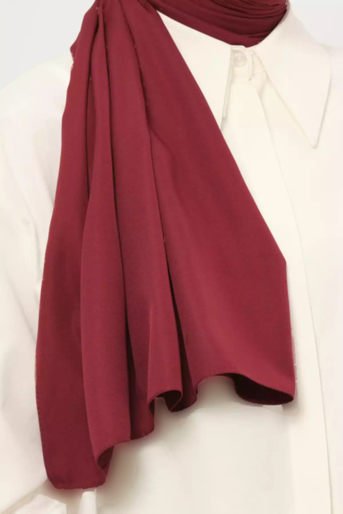 شال ساده پارچه لیز نمیخورد تویل غیر کریستالی زرشکی برند Madame Polo کد 1757932871