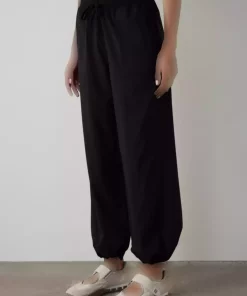 شلوار راحتی گشاد دور کمر جاگر بند دار مشکی برند Penti کد 1758030187