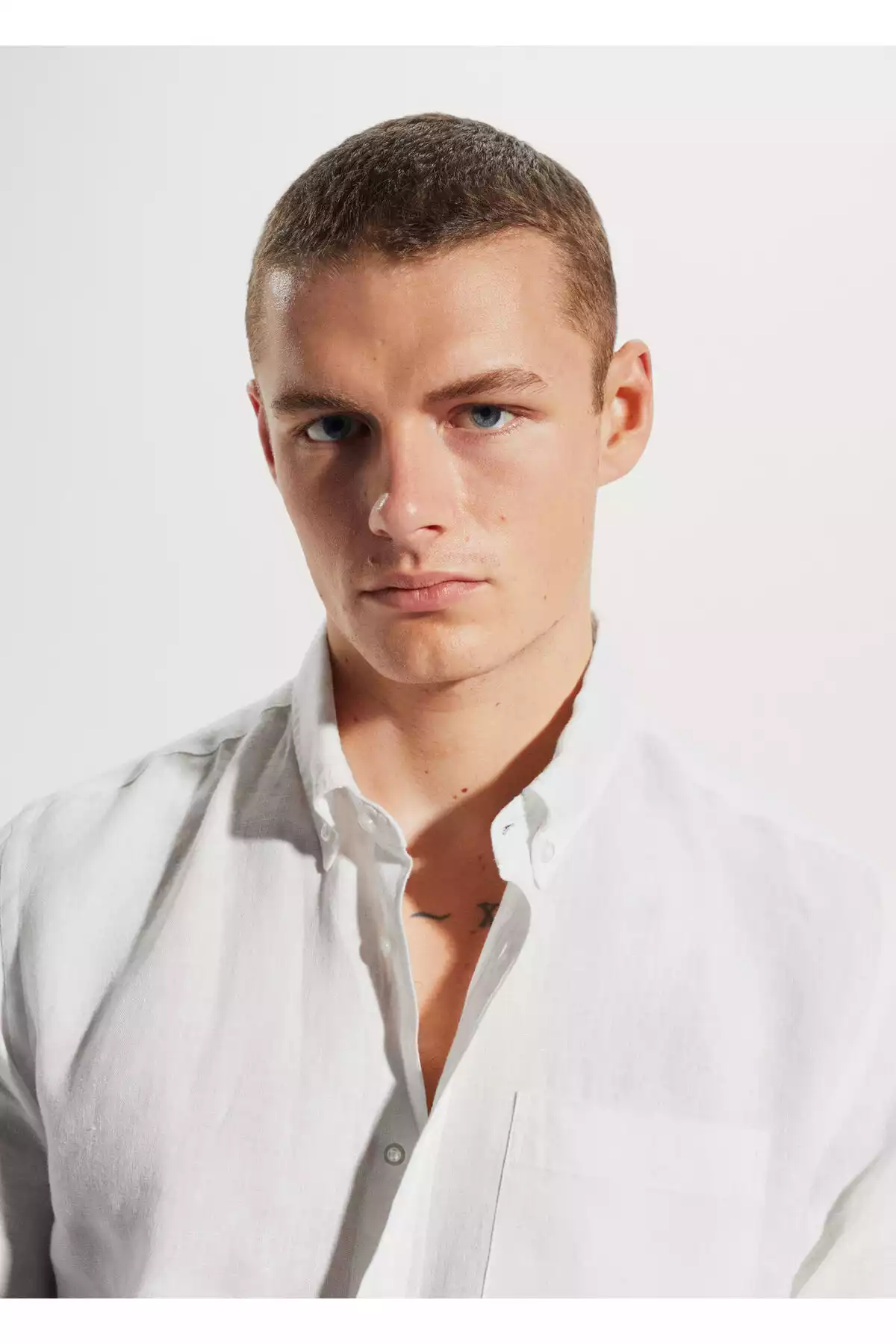 پیراهن سفید مردانه برند MANGO کد 1757749029