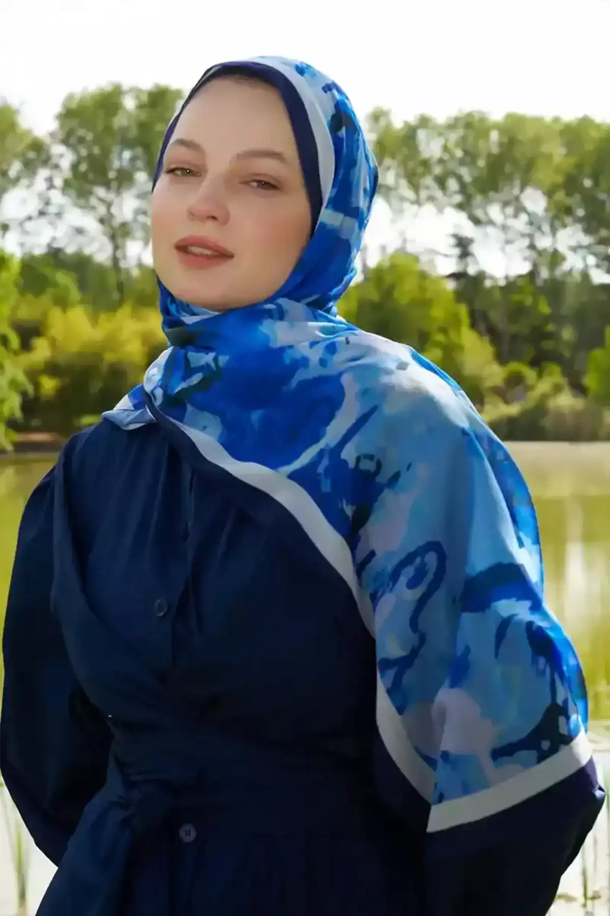 شال طرح آبی برند Madame Polo کد 1757935868