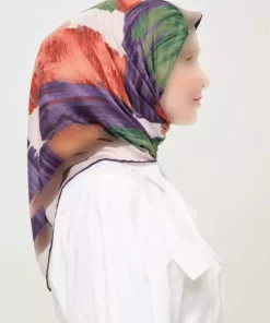 روسری لیز نمیخورد روزانه طرح‎دار چاپی چند رنگ غیر کریستالی برند Madame Polo کد 1757934724