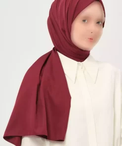 شال ساده پارچه لیز نمیخورد تویل غیر کریستالی زرشکی برند Madame Polo کد 1757932871