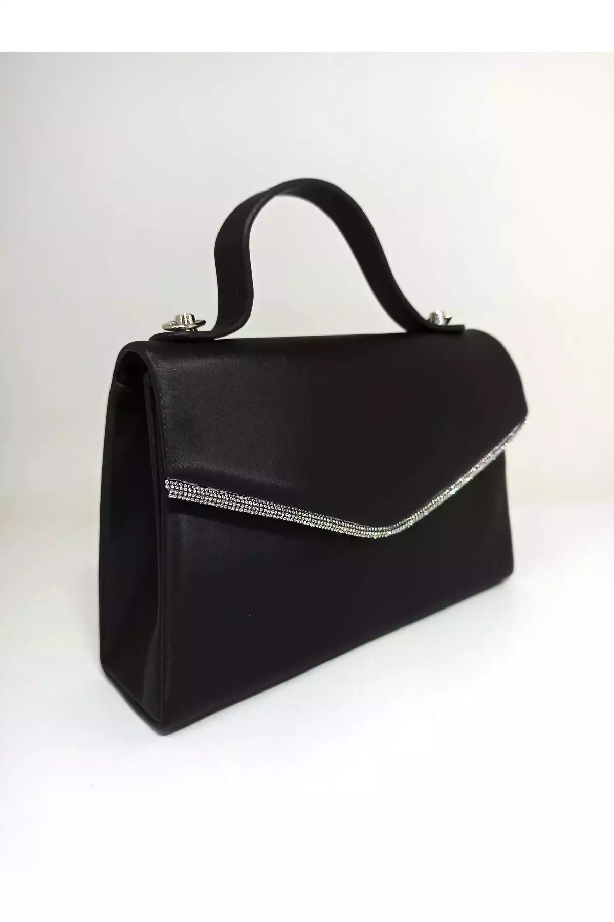 کیف مجلسی اکسسوار دار ساتن سنگی نقره مشکی زنانه برند dizaynbag کد 1758390665