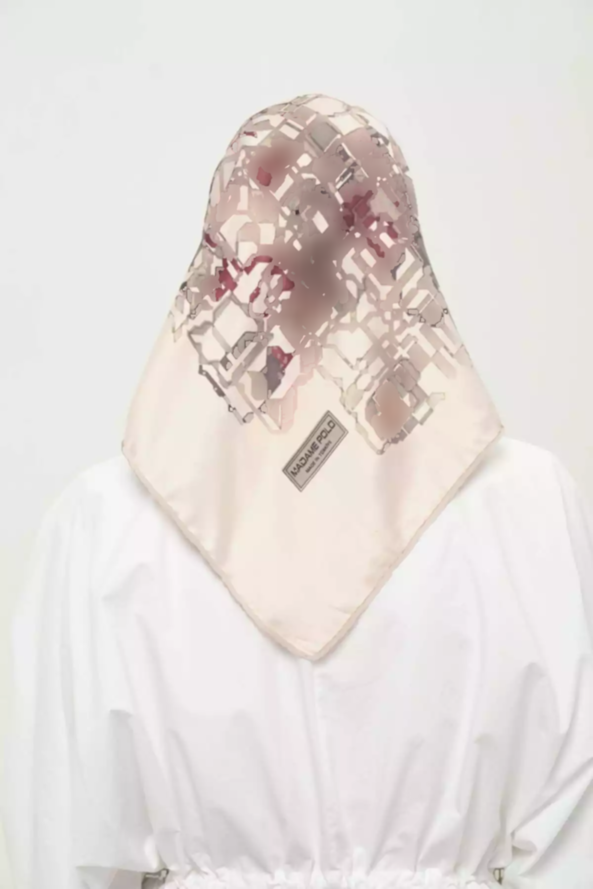 روسری لیز نمیخورد روزانه طرحدار چاپی چند رنگ غیر کریستالی برند Madame Polo کد 1757934728