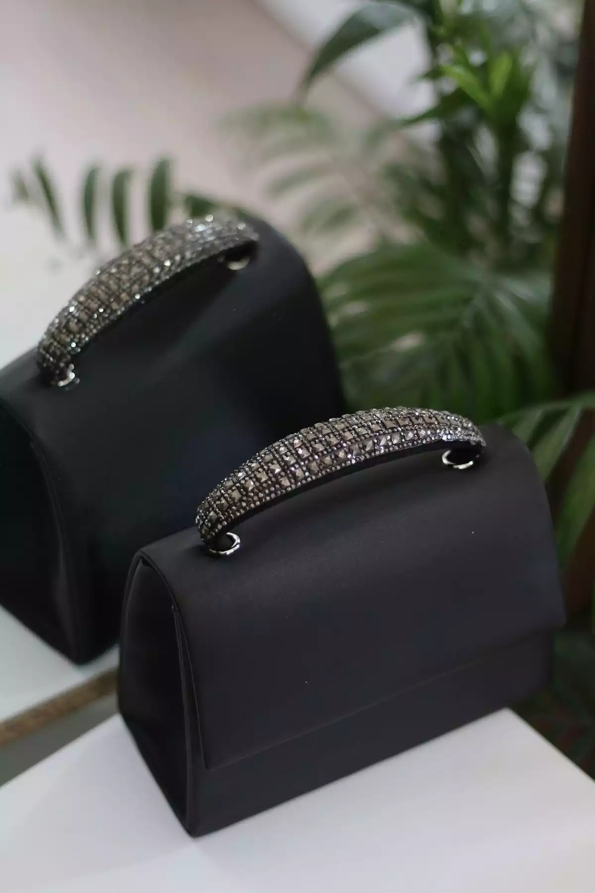 کیف دوشی مجلسی طرحدار مشکی زنانه برند Moom Bag کد 1758390673