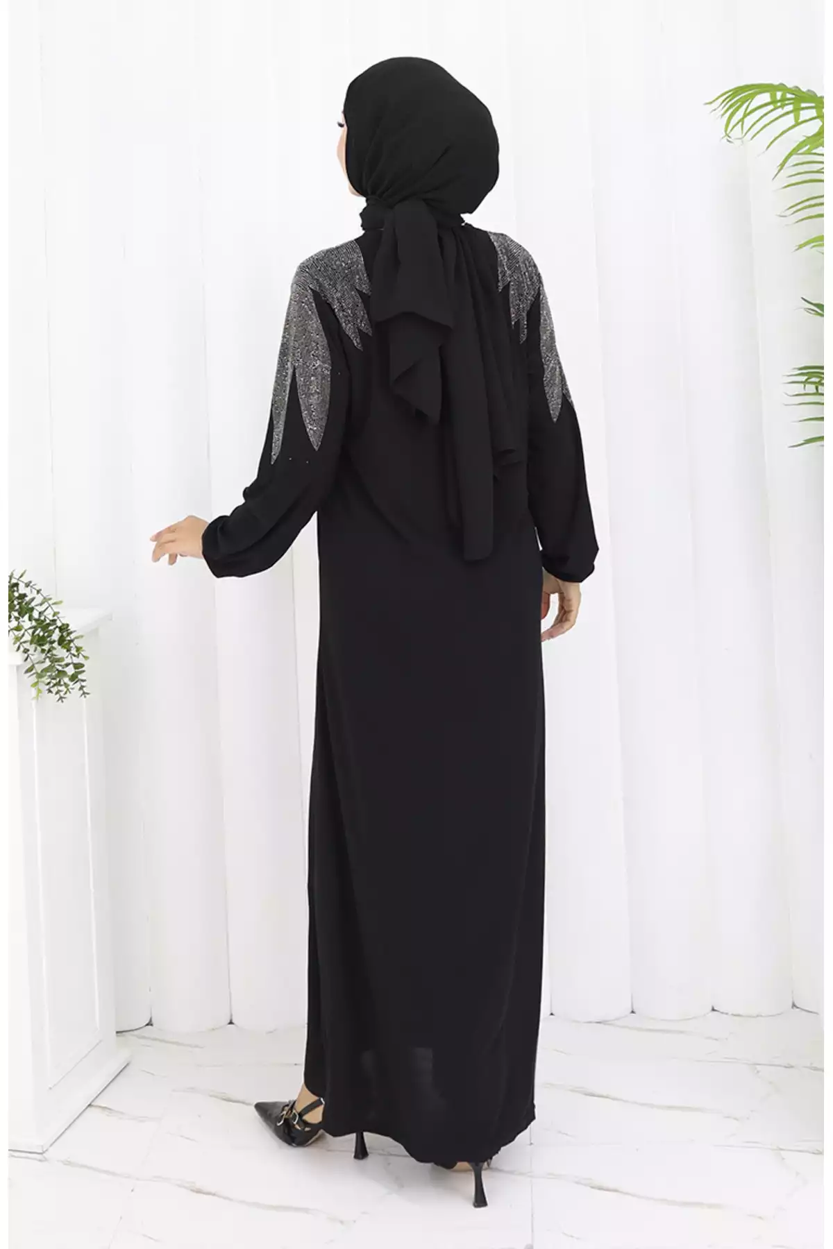 لباس مجلسی پارچه نگین دار مشکی برند sefamerve کد 1758123132