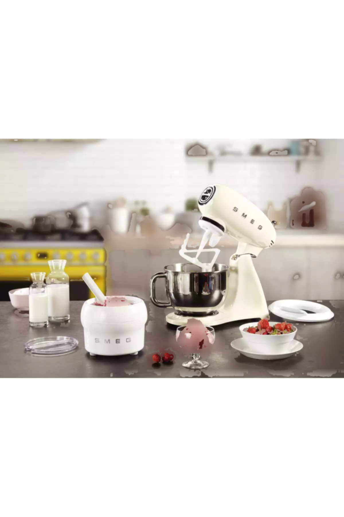 دستگاه مخلوط کن خمیر کرمی برند Smeg کد 1759198866