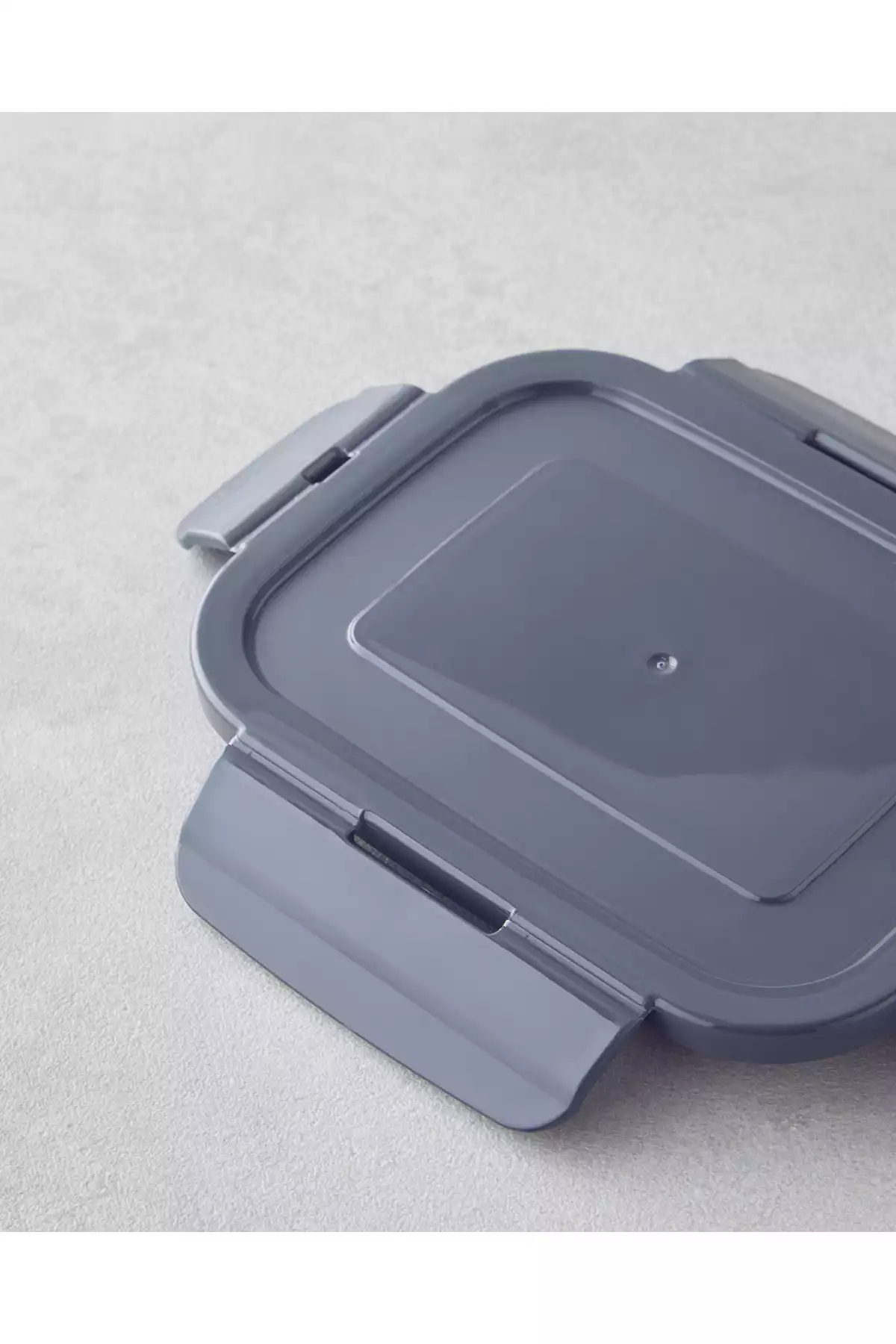 ظرف نگهداری تازه شیشه ای 1900میلی لیتر طوسی برند English Home کد 1758385324