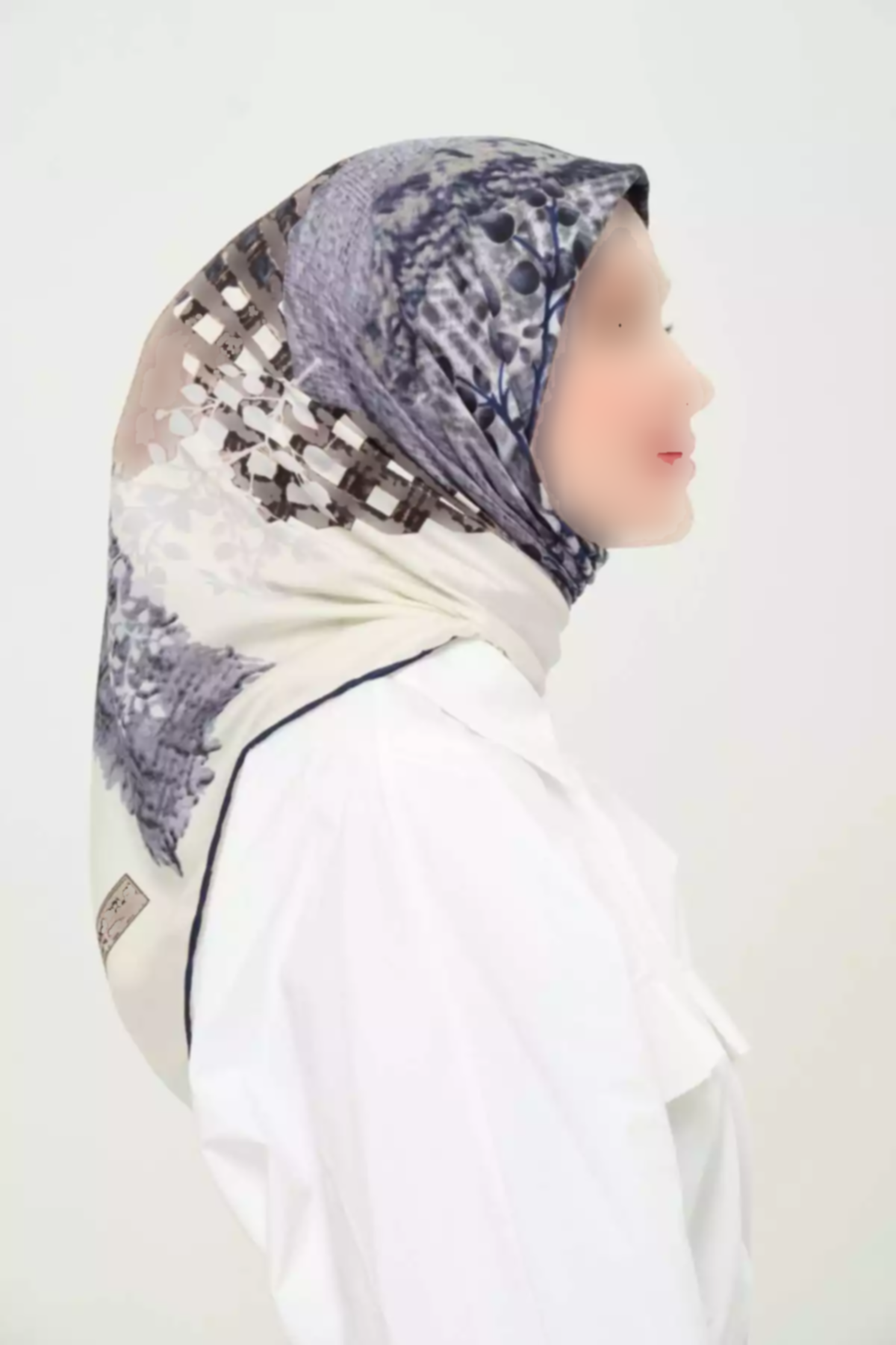 روسری لیز نمیخورد روزانه طرحدار چاپی چند رنگ غیر کریستالی برند Madame Polo کد 1757935863