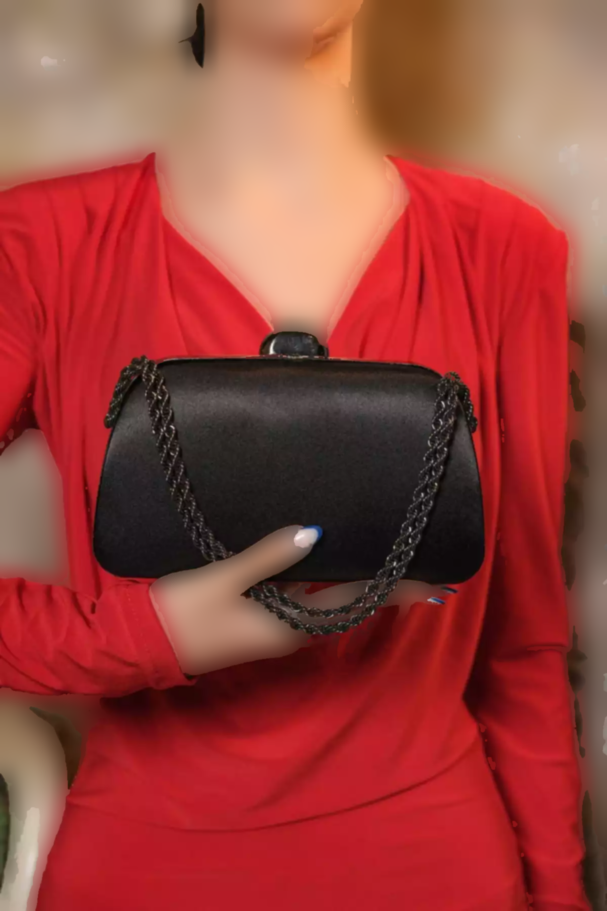 مجلسی شب زنجیردار دوشی ساتن کیف دستی بنددار مشکی برند ROZA CANTA کد 1758390666