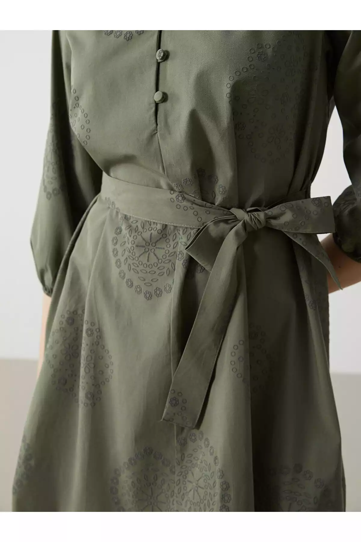 پیراهن یقه گلدوزیشده قلاب دوزی شده زنانه برند LC Waikiki کد 1759246929