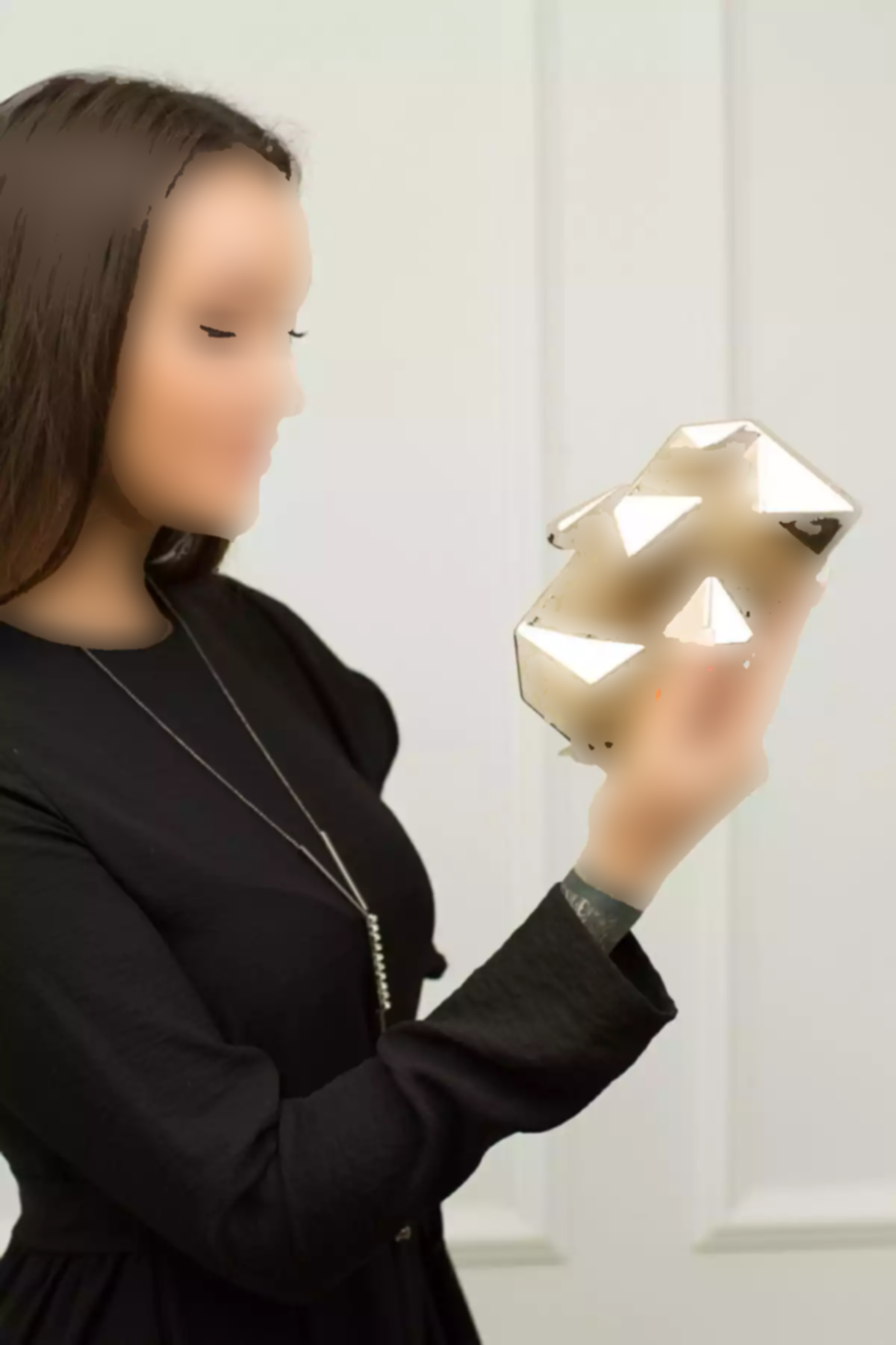 کیف مجلسی فلزی طلایی زنانه برند weem bag کد 1758422464