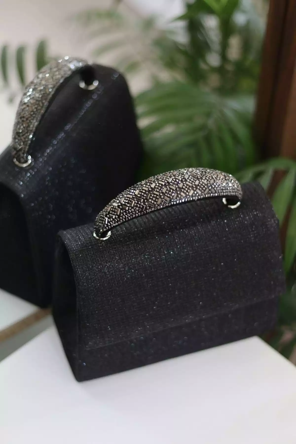 کیف دوشی مجلسی طرحدار اکریلیکی مشکی زنانه برند Moom Bag کد 1758390663