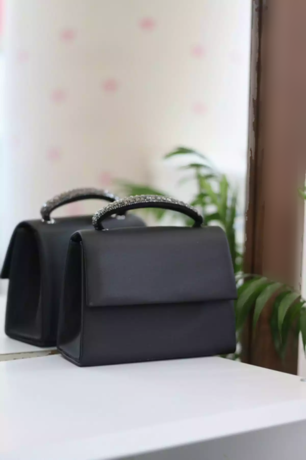 کیف دوشی مجلسی طرحدار مشکی زنانه برند Moom Bag کد 1758390673