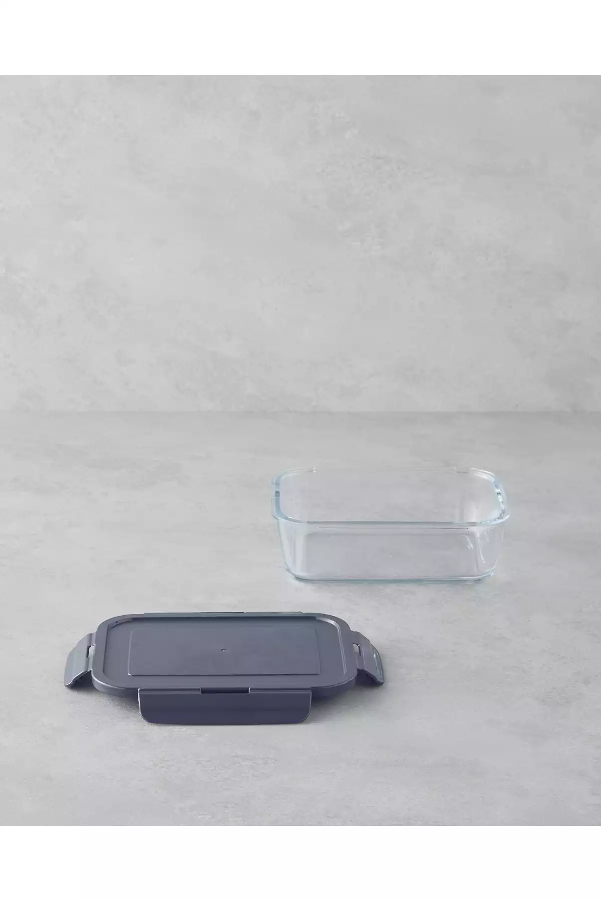 ظرف نگهداری تازه شیشه ای 800میلی لیتر طوسی دستبند برند English Home کد 1758385390