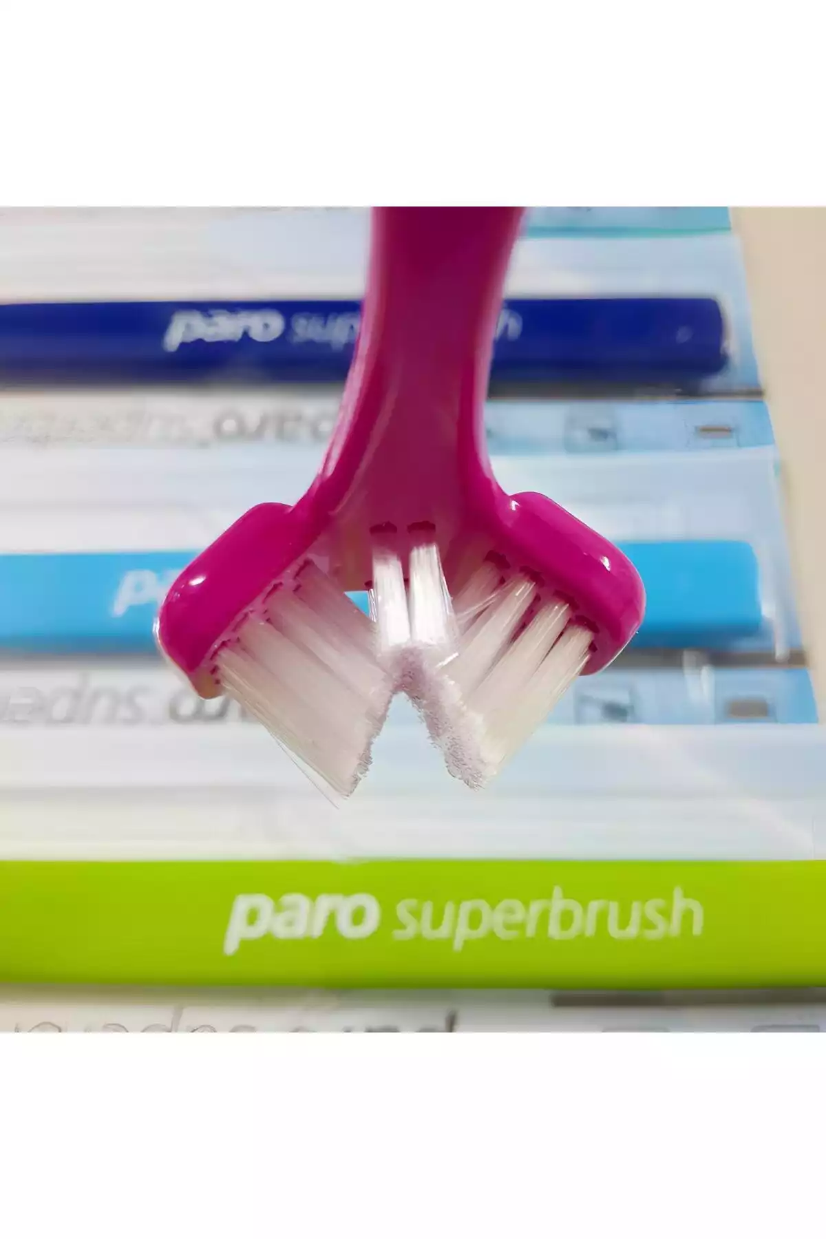 مسواک با کیفیت مدرن بلند طراحی نوک سوئیس برند Paro کد 1757335271