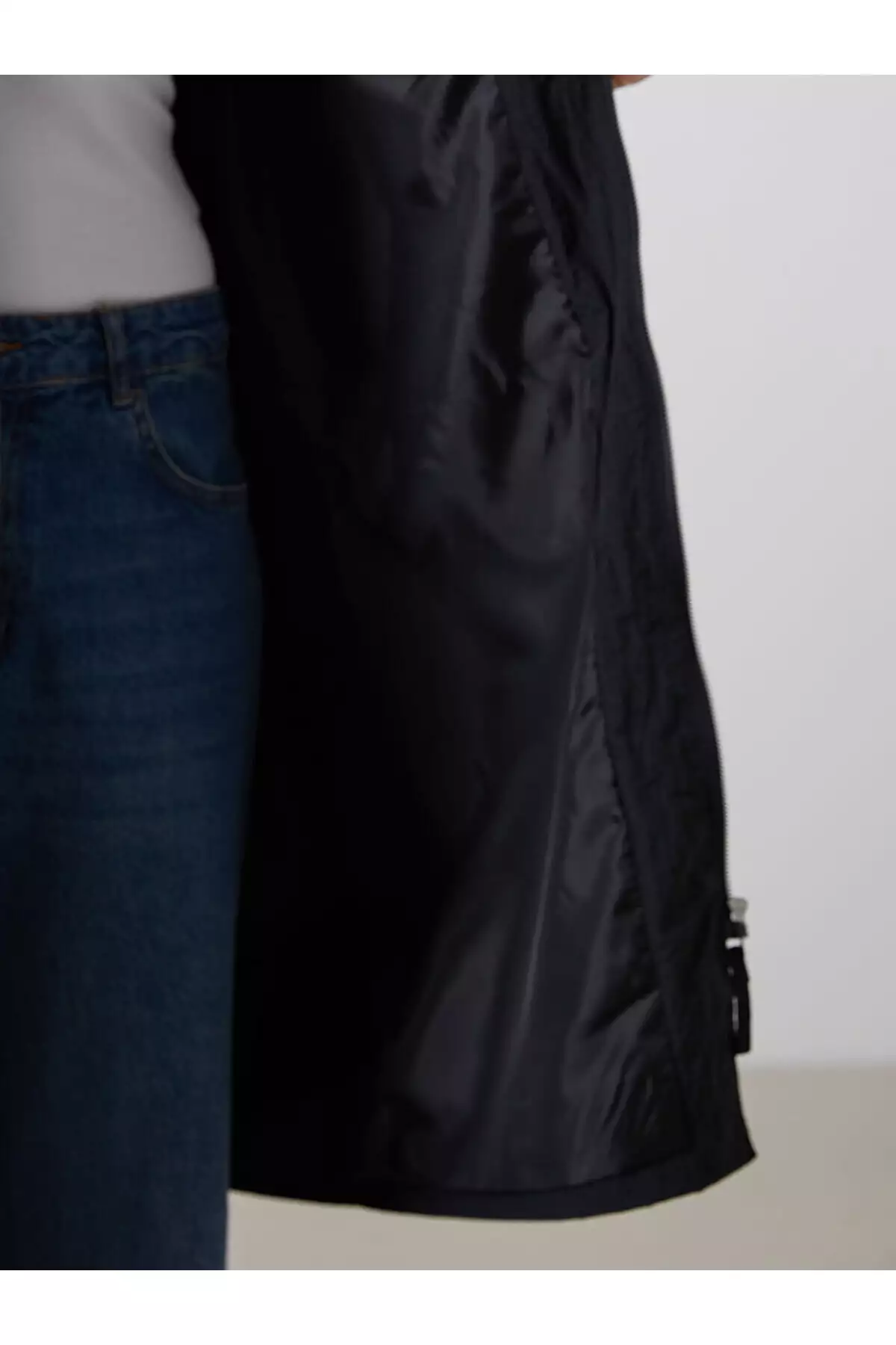 بارانی زنانه کلاهدار مشکی برند LC Waikiki - 982327736