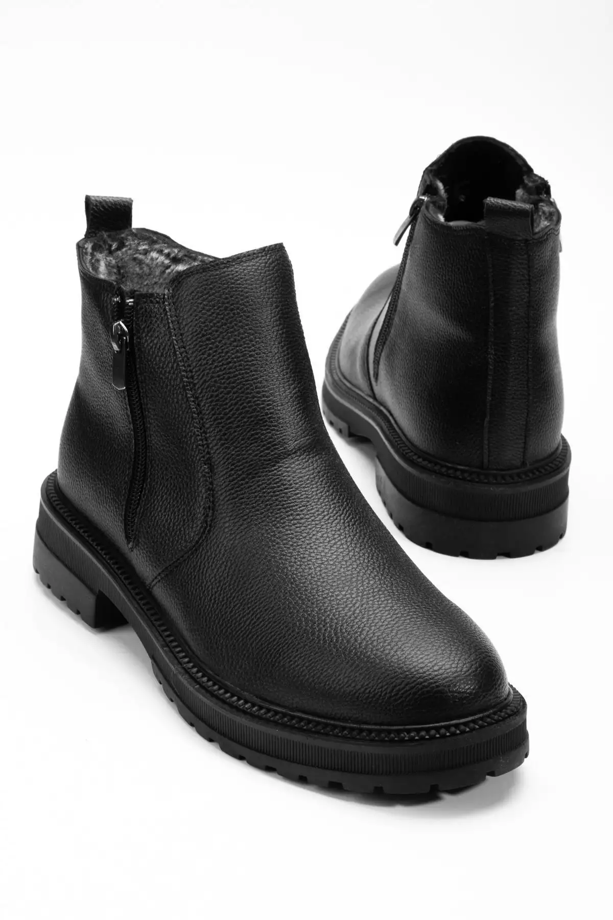 چکمه روزمره مردانه سیاه راحت با داخلی پشمی، مقاوم در برابر سرما و آب، با زیره لاستیکی ضد لغزش. برند Sanvio Tarzkar - 849990499