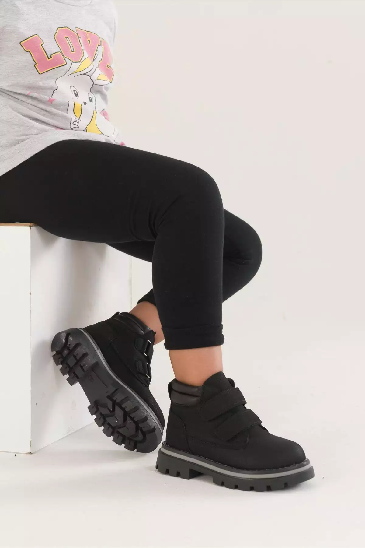 بوت بچگانه راحت اصلی و مقاوم در برابر سرما با بند چسبی برند Muggo - 855558431