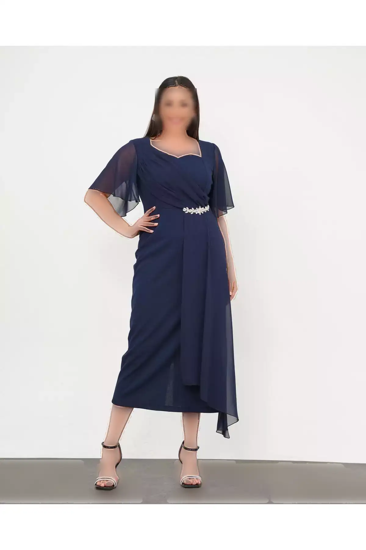 لDress شب مجلسی بزرگ سایز زنانه با جزئیات مرواریدی و پارچه شيفون رنگ سرمهای برند Şirin Butik - 947168626