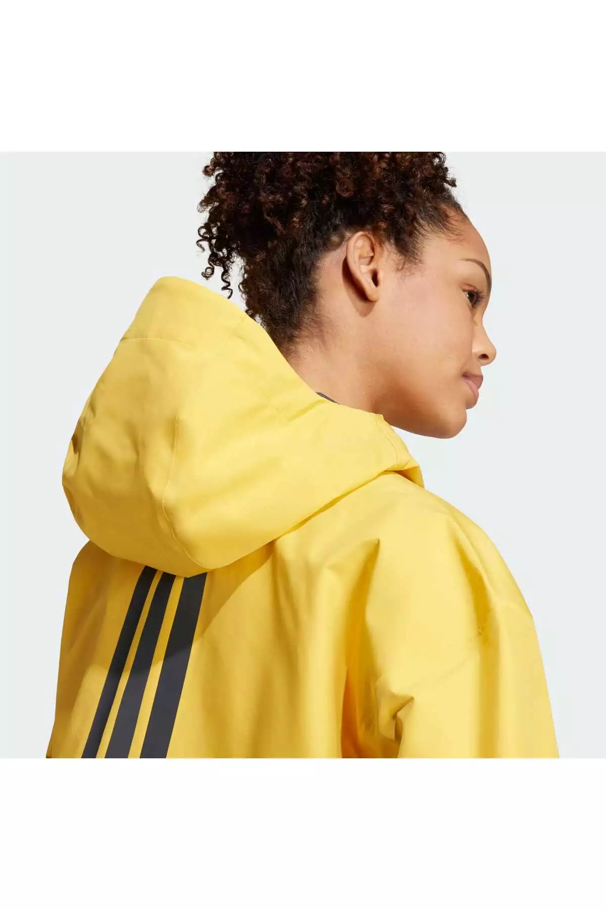 محصول W MYSHELTER R J به فارسی "W پناهگاه من R J" ترجمه میشود. برند adidas - 959276943