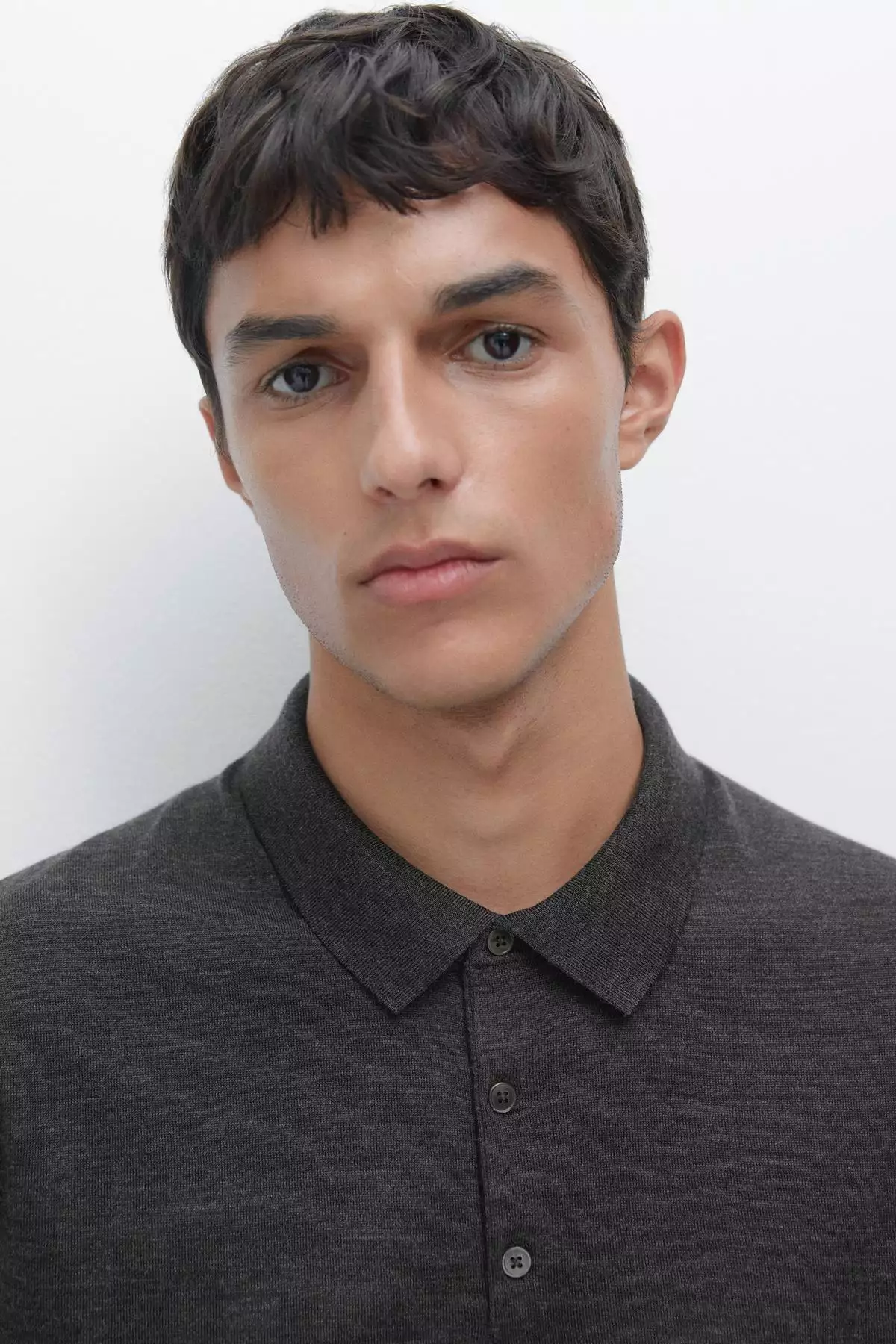 پولوشرت پشمی 100% مروین با یقه گرد برند Massimo Dutti - 975159407