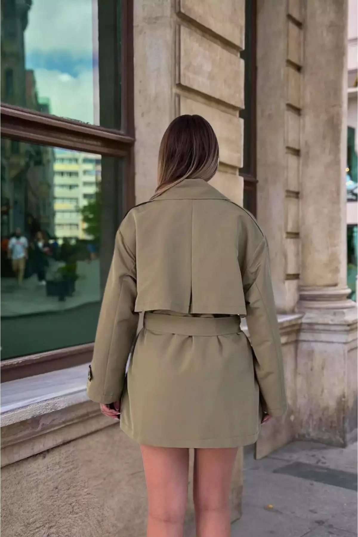 کت کوتاه زنانه به رنگ خاکی، با کمربند و مدل ترنجکو. برند Modark - 981976293