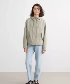 بارانی زنانهOversize با ظاهر چرم و کلاهدار برند LC Waikiki - 979411819
