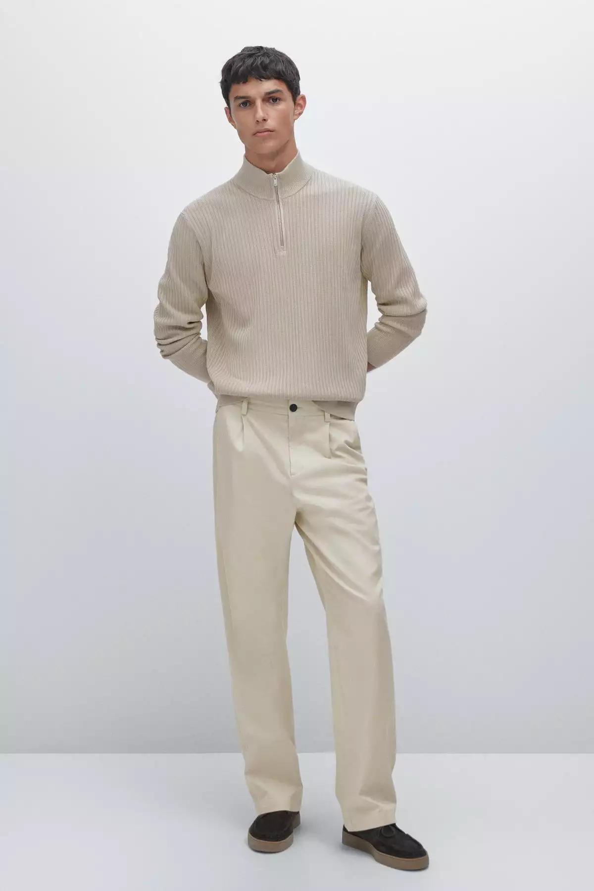 ژاکت با یقه دیپ طراحی شده از جنس بافتنی برند Massimo Dutti - 978135279