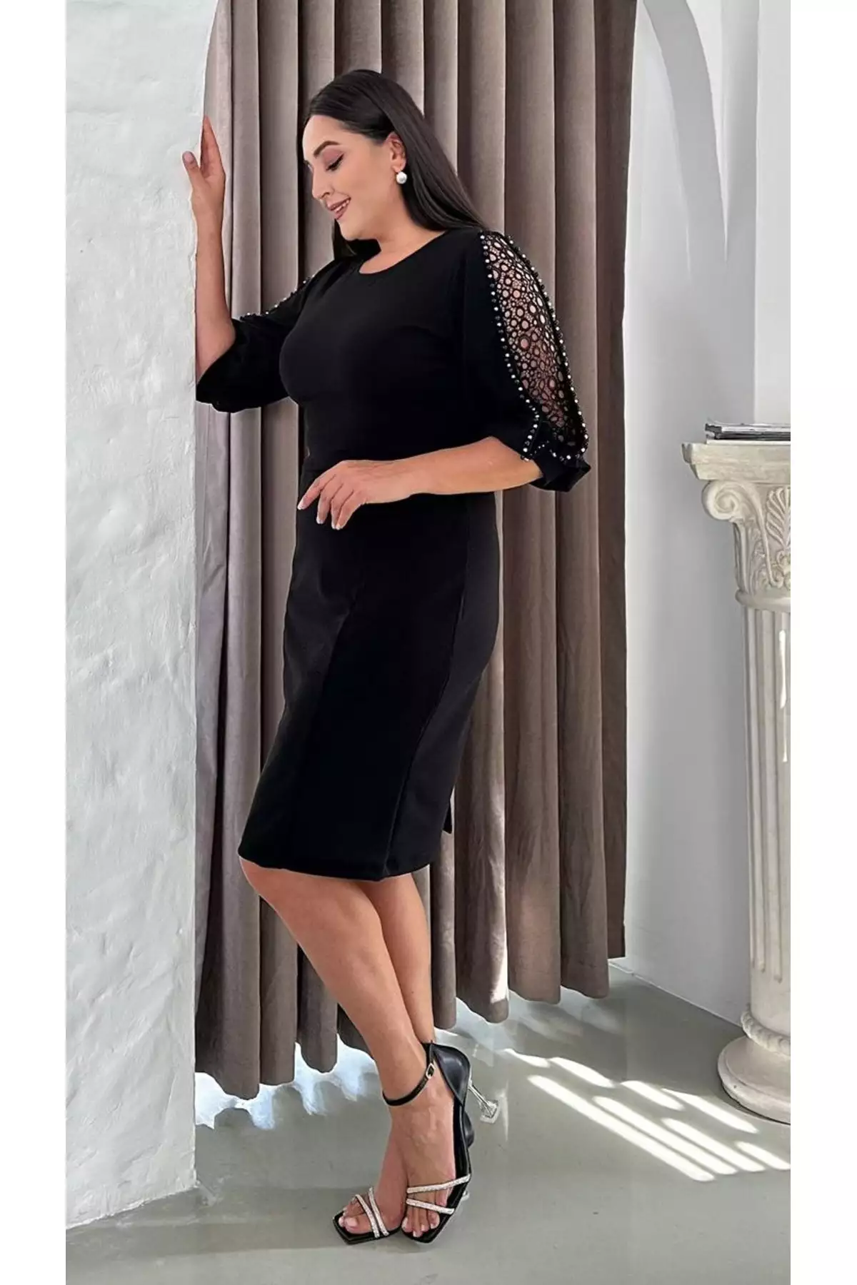 لباس مجلسی میدی با یقه گرد و آستینهای مروارید دوزی شده برای بانوان سایز بزرگ 24073 برند Butik Nilyam - 822784916