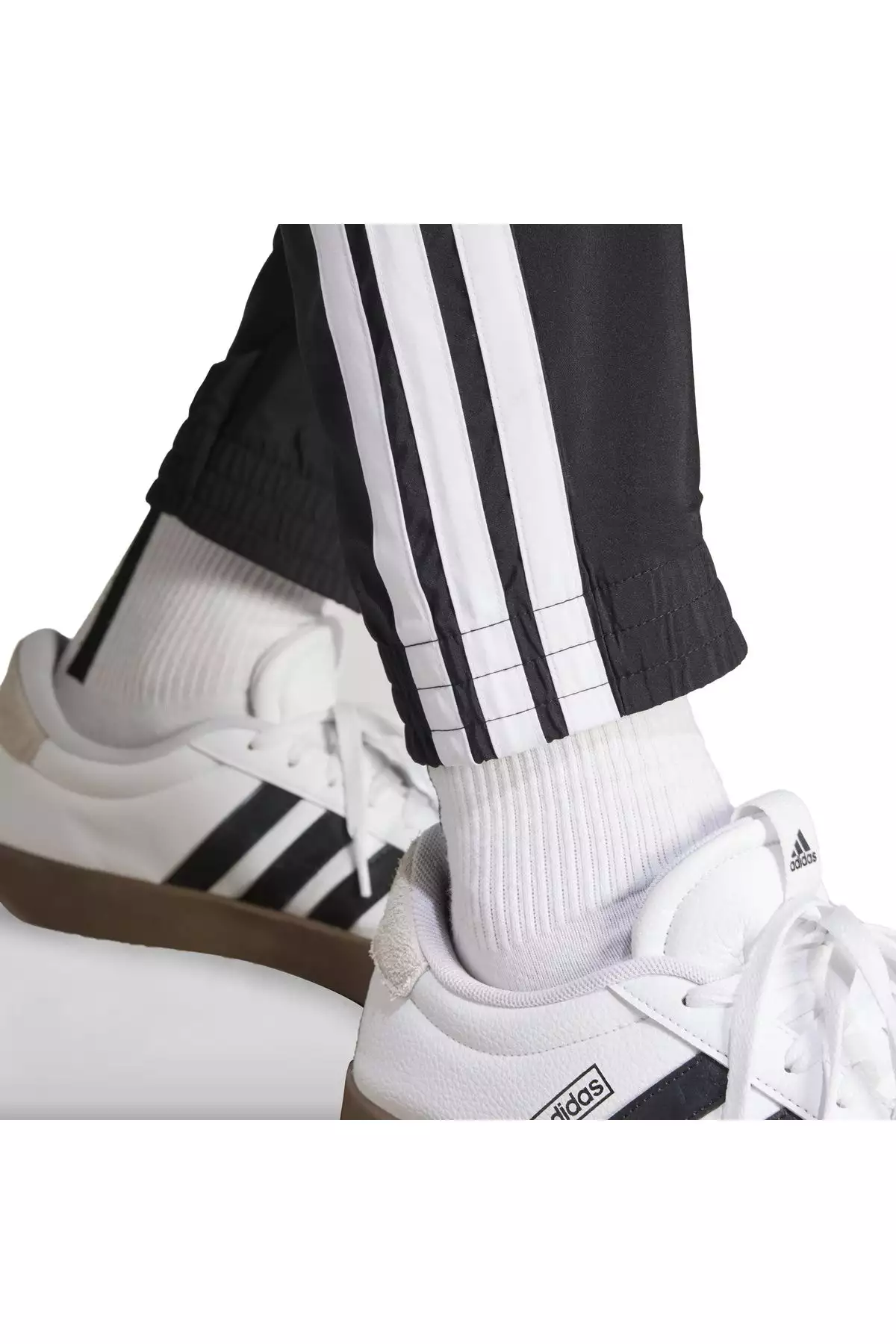 شلوار ورزشی Woven Essentials با نوارهای سهگانه برند adidas - 887265964