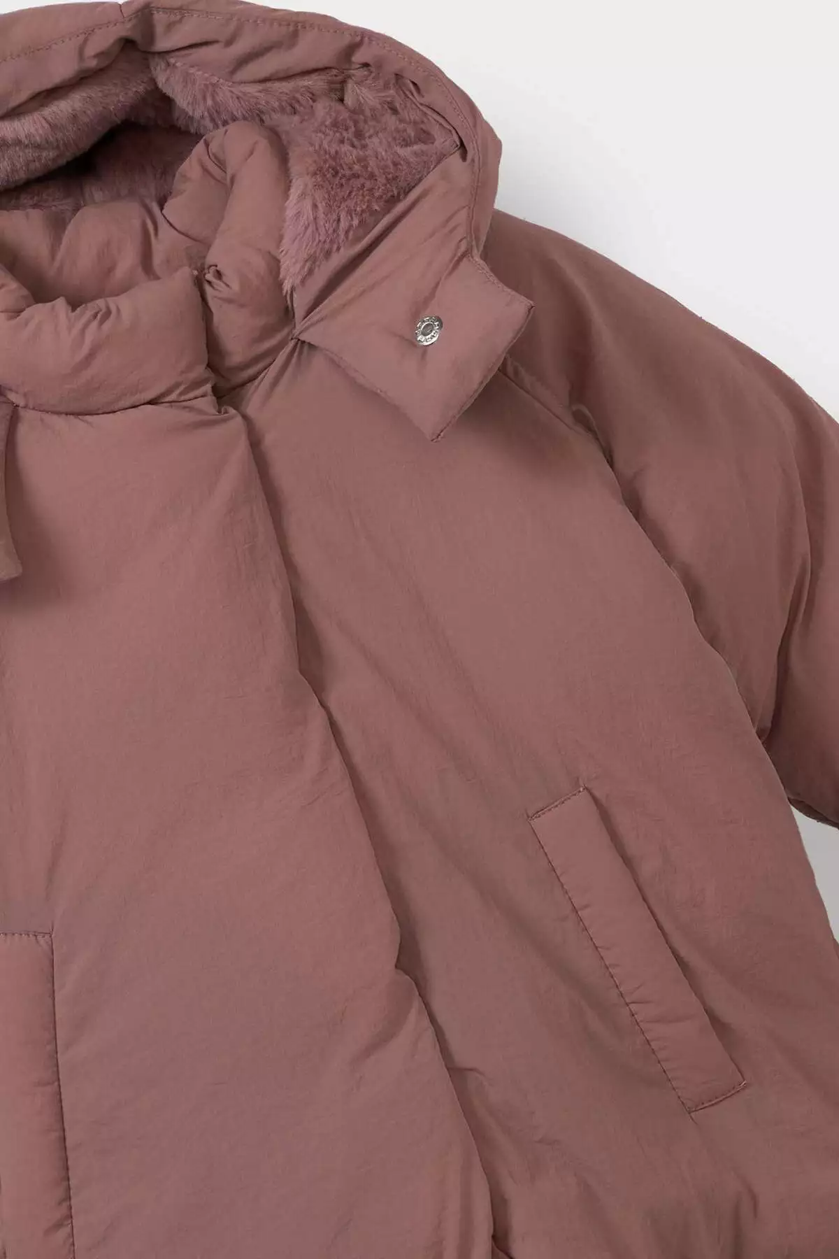 کاپشن پفی خزدار با کلاه و جیب دخترانه مدل C5301A525AU برند Defacto - 982365101