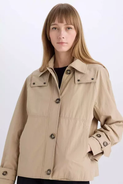 بارانی ضد آب با قد عادی و کاپوش، دارای جیب و زیپ، با جزئیات دوخته شده E3357AX25SP برند Defacto - 922761081