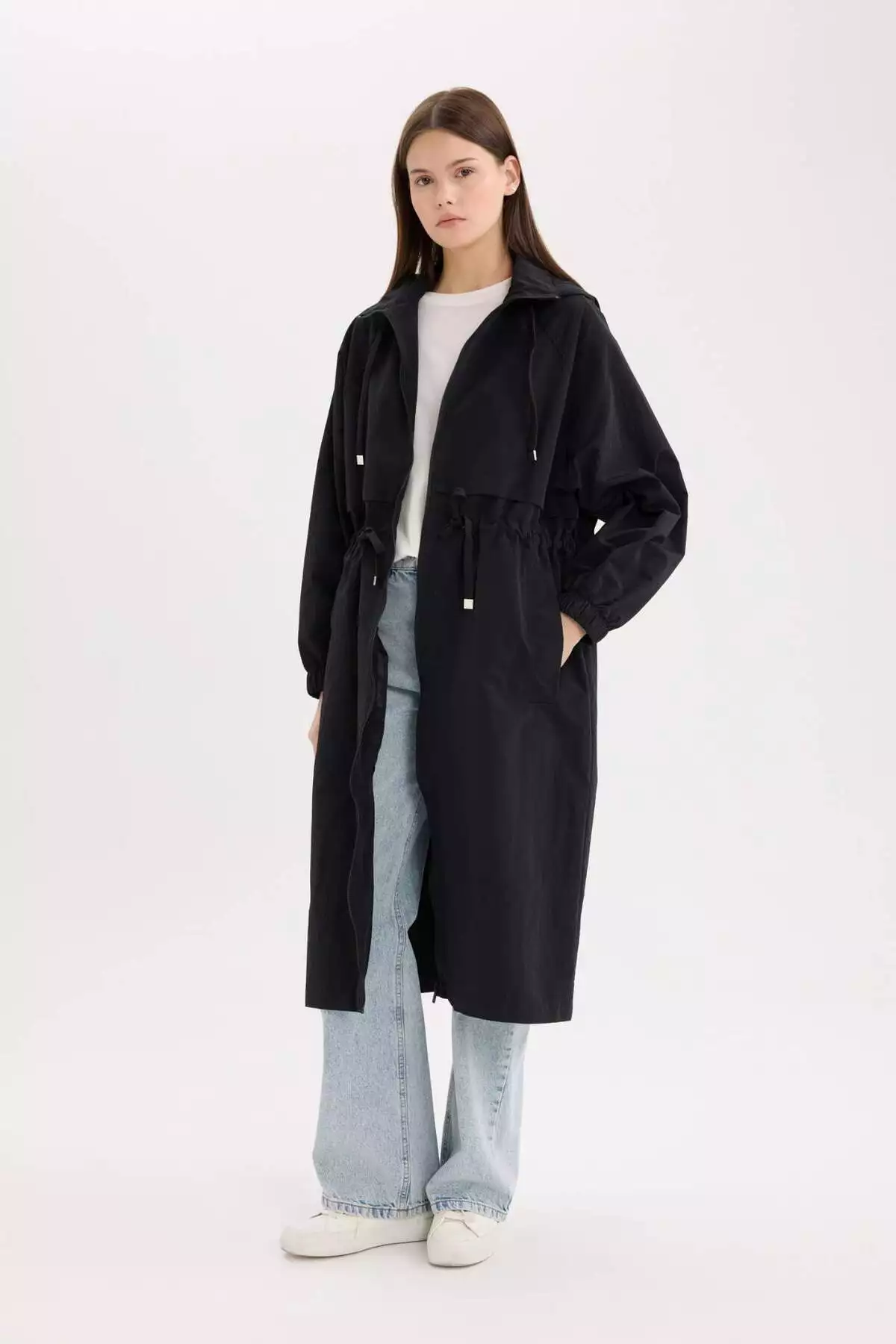 بارانی بلند با کلاهی ضد آب و زیپی، دارای جیب و کمر کشی معنادار - مدل A6245AX25SP برند Defacto - 930788651