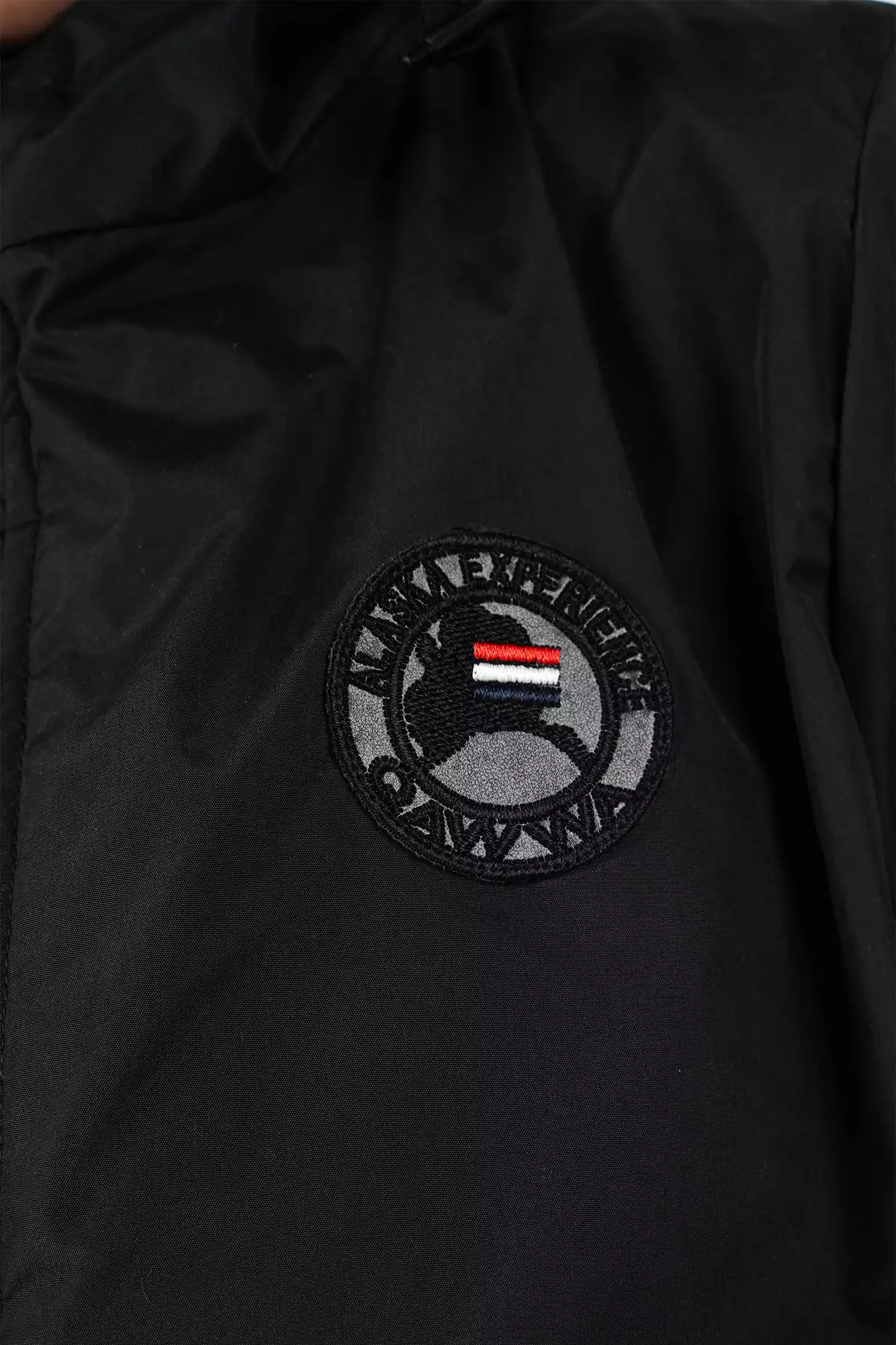 کاپشن و بارانی پارکا با کلاه و داخلی خزدار برای پسران - مشکی، ضد آب و ضد باد برند QAWWA - 759719104