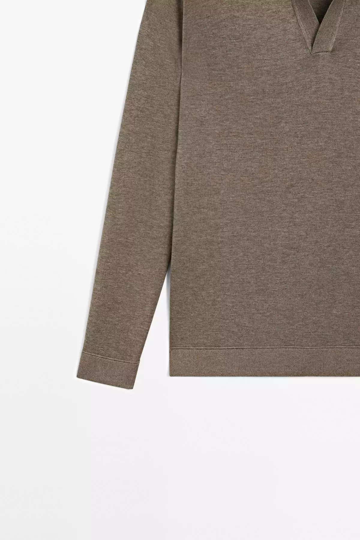 کیس پولو یقه وی، ژاکت با یقه پولو برند Massimo Dutti - 963076468