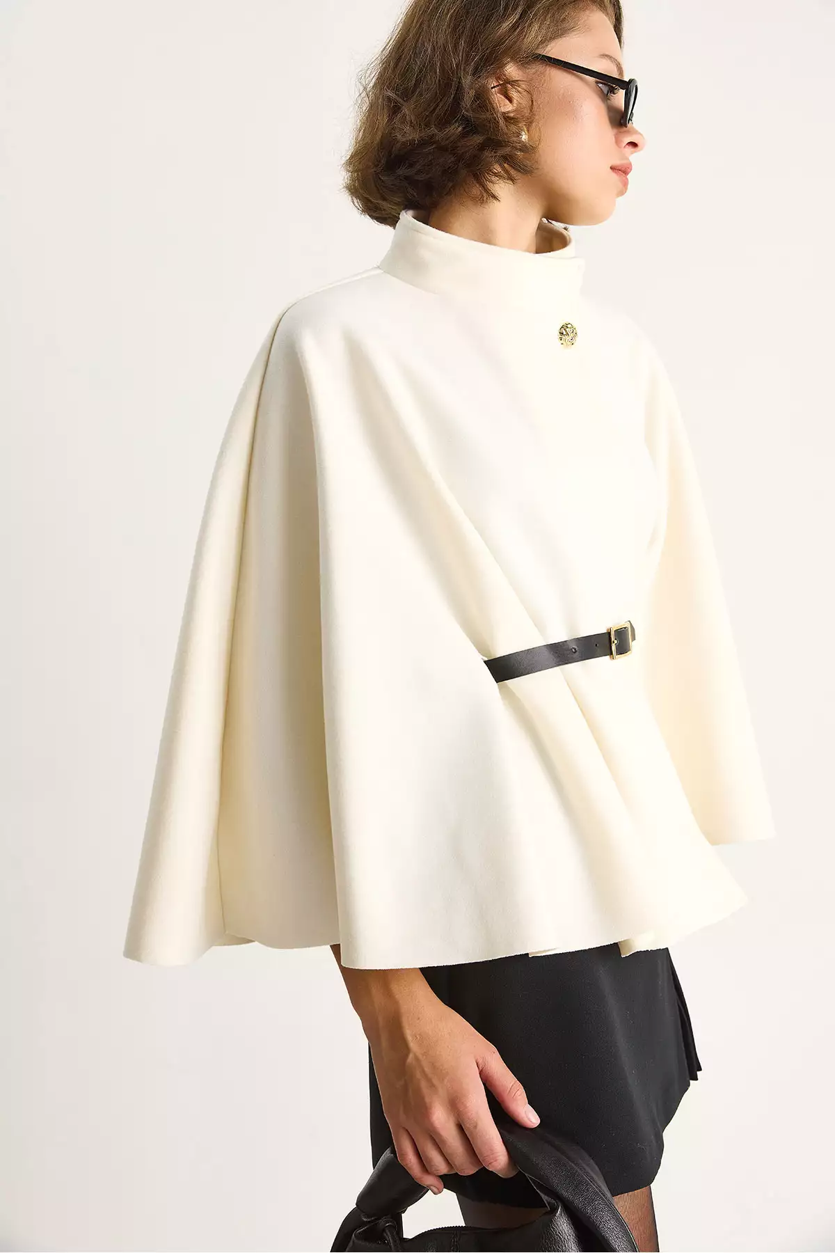 پانچو زنانه با جزئیات دکمه طلایی و کمربند 2712 60261570 برند Bianco Lucci - 984783802