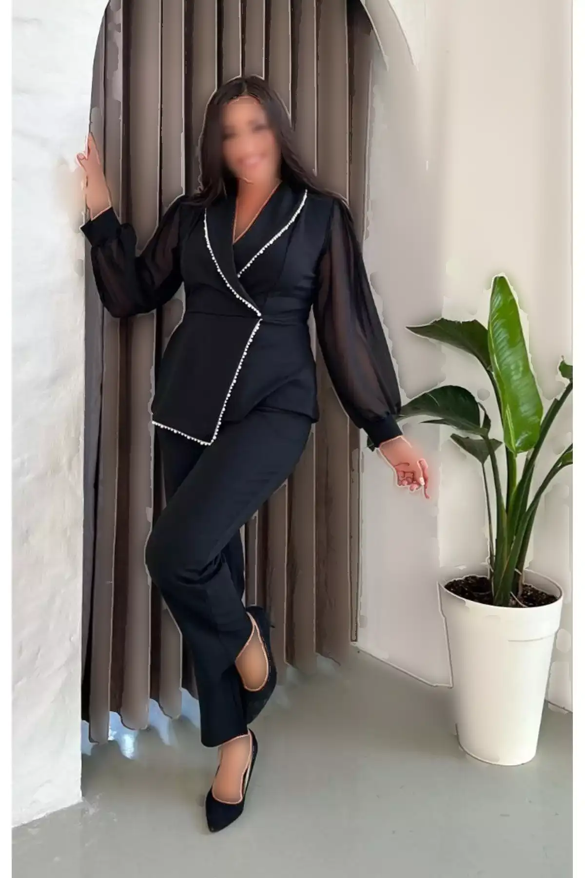 ست شیک ابریشمی زنانه با یقه کراوات و آستین بادکنکی، جزئیات مرواریدی، سایز بزرگ، رنگ مشکی 25009 برند Butik Nilyam - 992404572