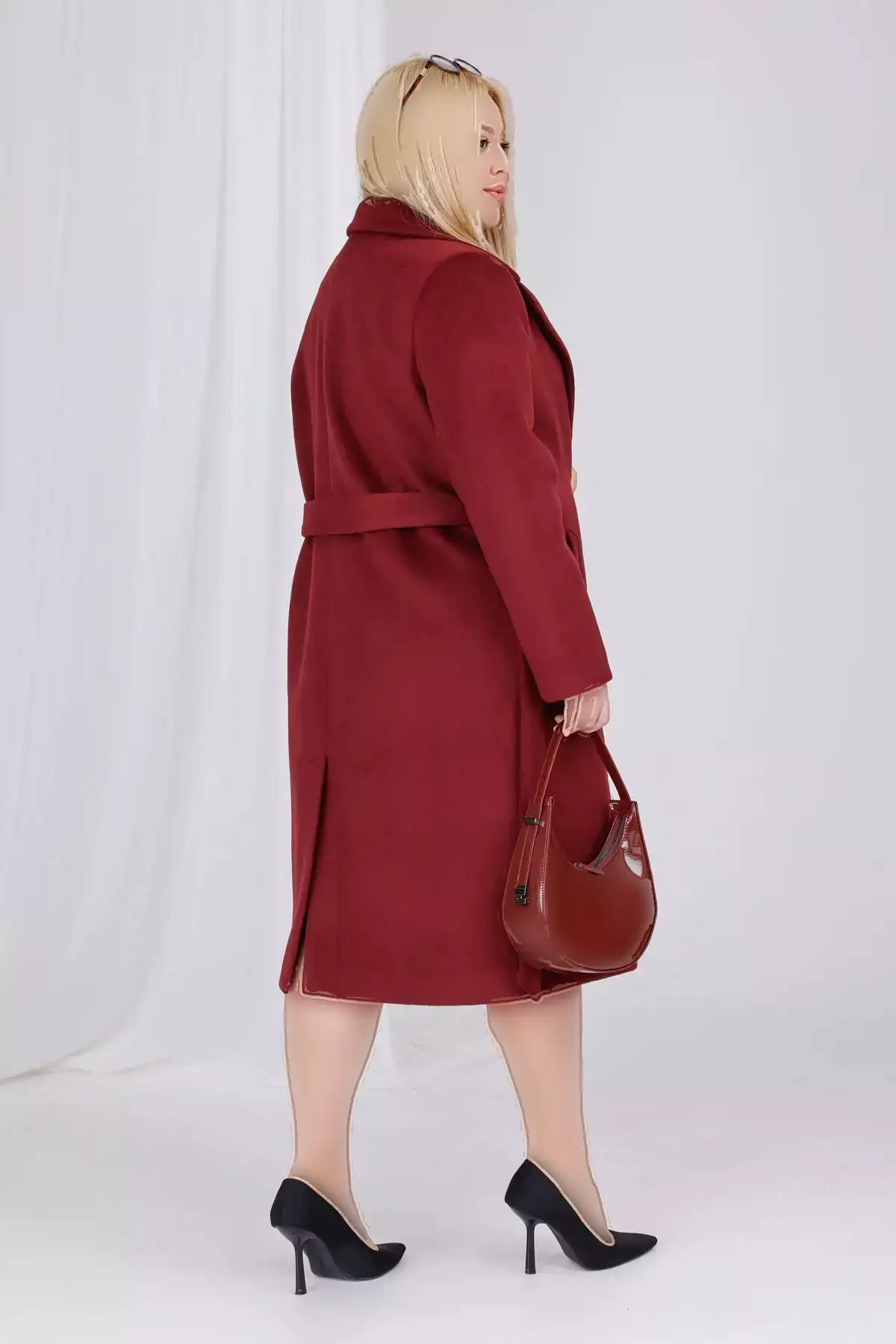 کاپشن زنانه به رنگ bordo با جزئیات کمربند و آستار از جنس پشم و بزرگ سایز برند Mooi XXL - 1029475244