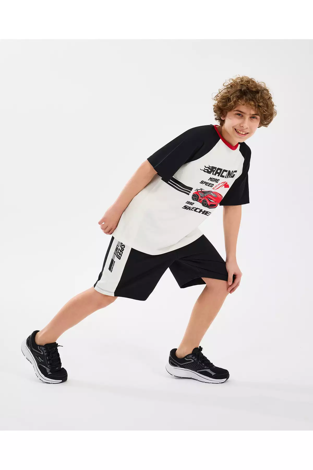 تی شرت گرافیکی بزرگ برای پسران - تی شرت سفید روشن مدل Sk2510038-102 برند Skechers - 922019505