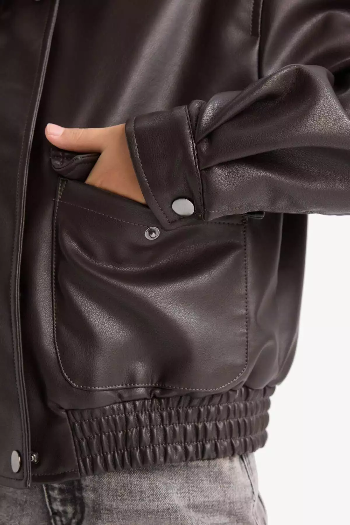 کاپشن چرم مصنوعی دکمهدار ضد آب با دو جیب برای دختران بچه برند Defacto - 899916450