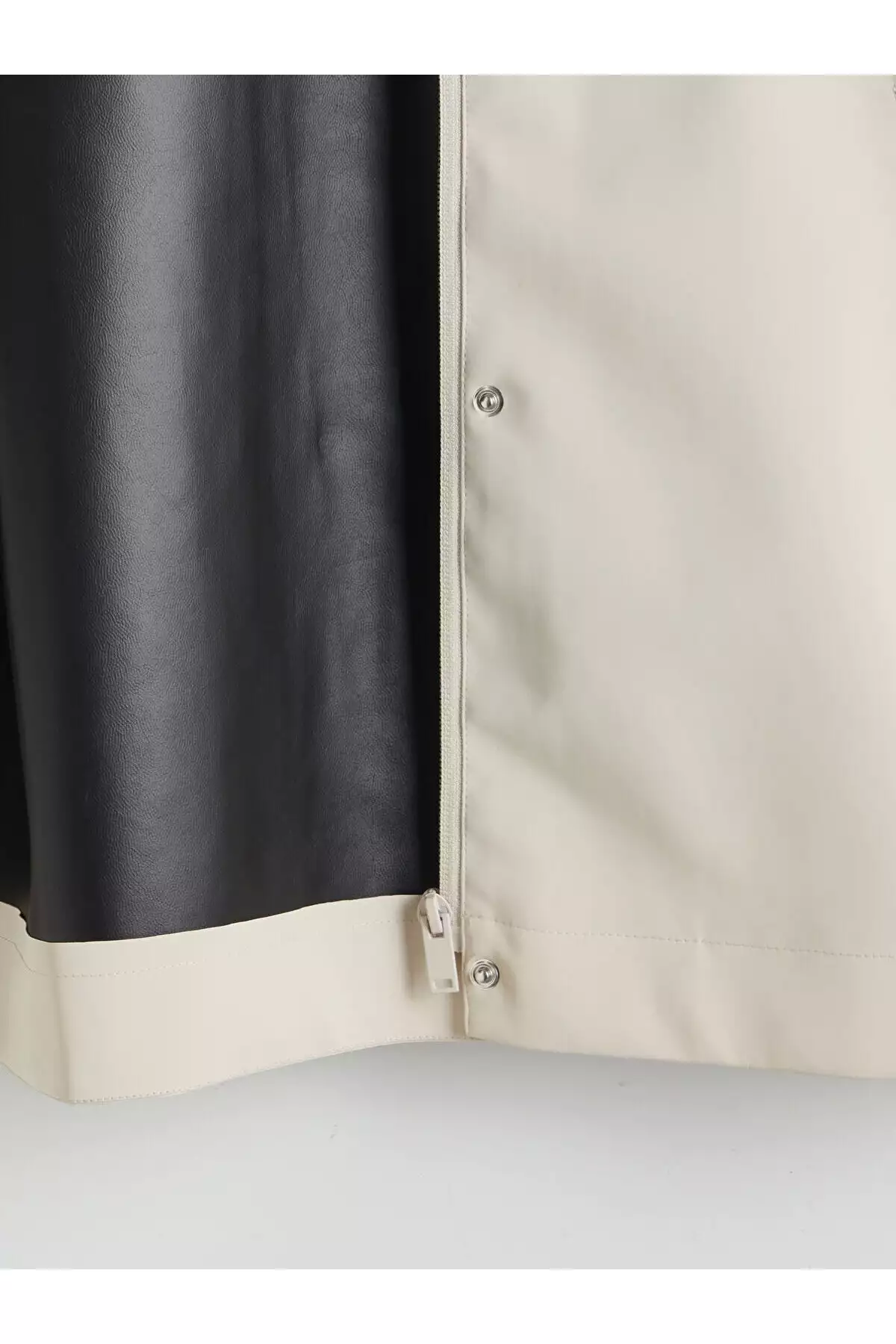 بارانی زنانه کلاهدار با ظاهر چرم Oversize برند LC Waikiki - 987519215