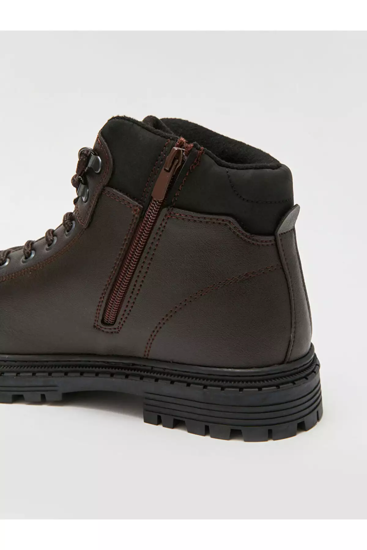 چکمه مردانه با ظاهر چرم و بنددار ال سی وی برند LC Waikiki - 805075331