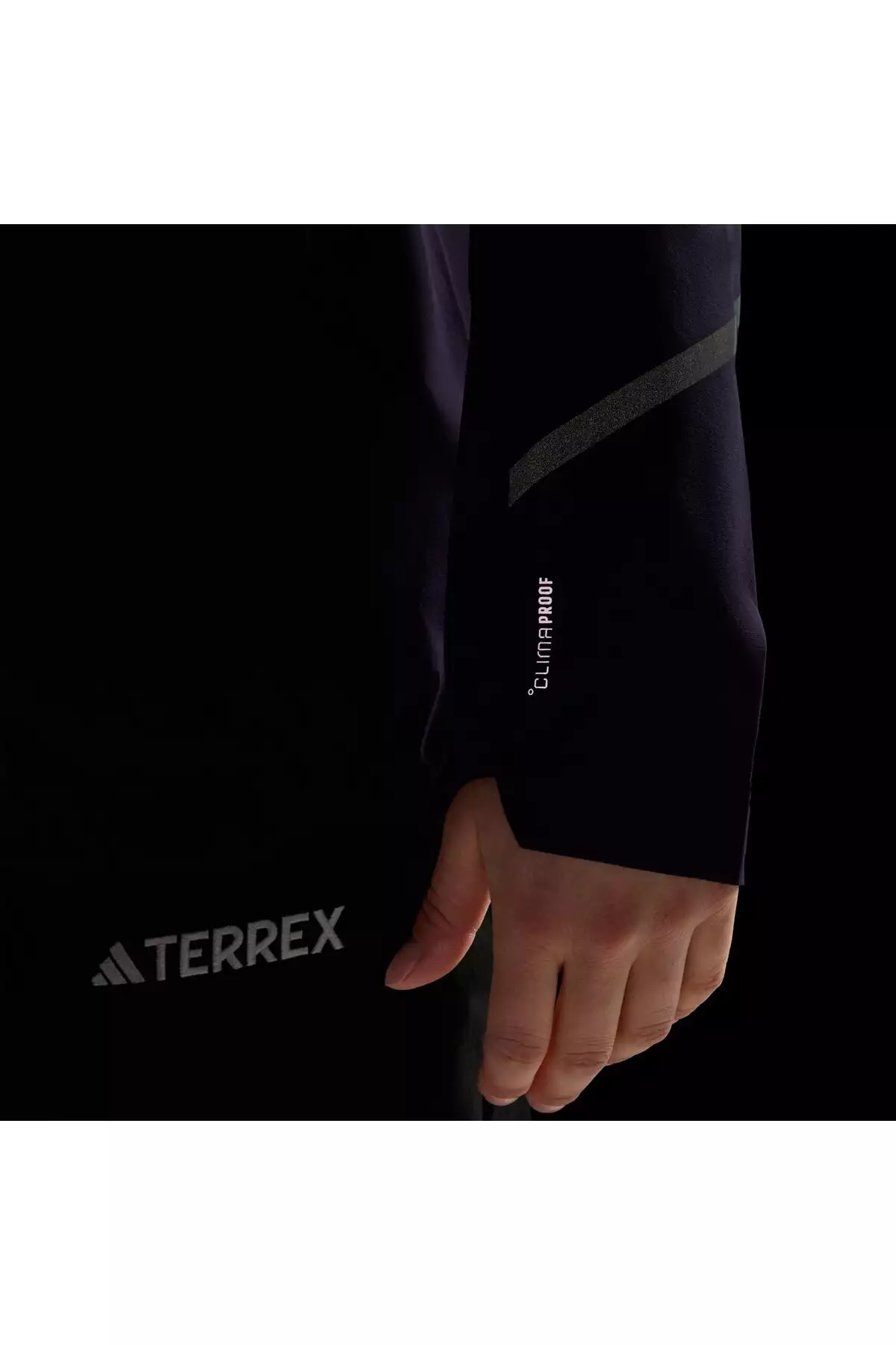 W XPR LIGHT R J به فارسی به صورت "وی اکسپیآر لایت آر جی" ترجمه میشود. برند adidas - 1002116392